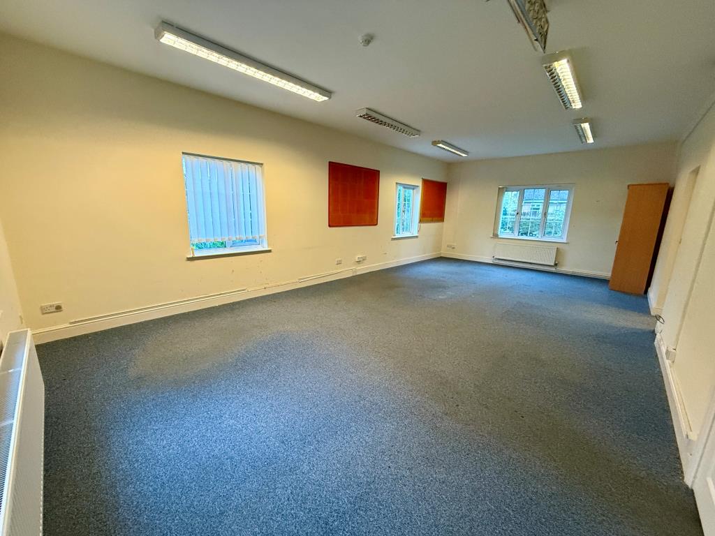 Lot: 153 - OFFICE WITH PLANNING FOR THREE HOUSES - Room